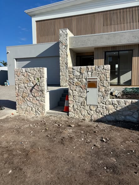 Hand-laid natural stonework by DM Stonemasonry