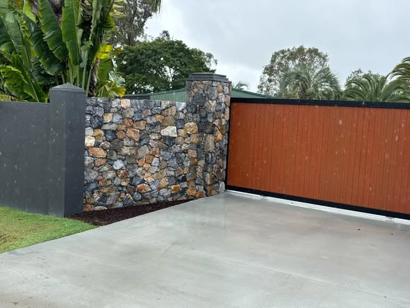 Hand-laid natural stonework by DM Stonemasonry