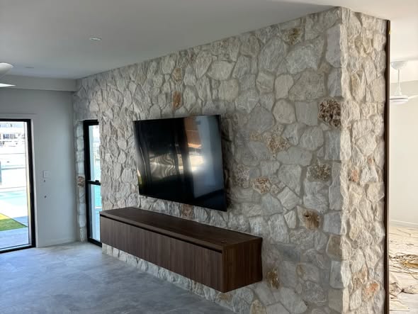 Hand-laid natural stonework by DM Stonemasonry