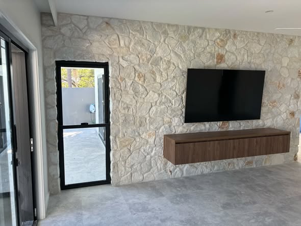 Hand-laid natural stonework by DM Stonemasonry